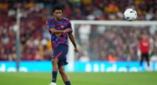 Alejandro Balde Harus Berjuang Merebut Tempat di Barcelona