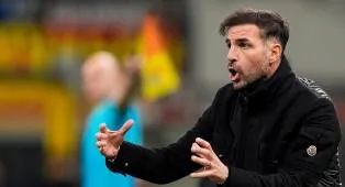 Cesc Fabregas Jelaskan Alasan Beri Moise Kean Posisi Starter di Como