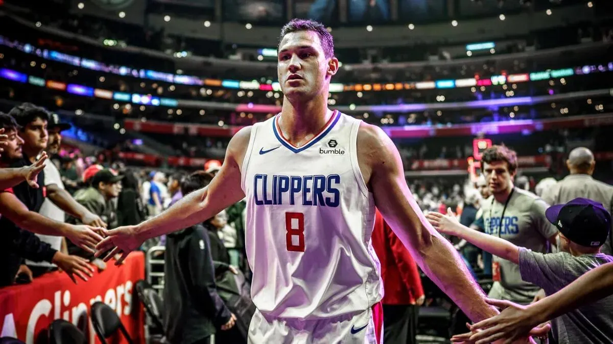 Danilo Gallinari Kecewa Hukuman Kawhi Leonard Terlalu Ringan - sumber: (mainbasket)