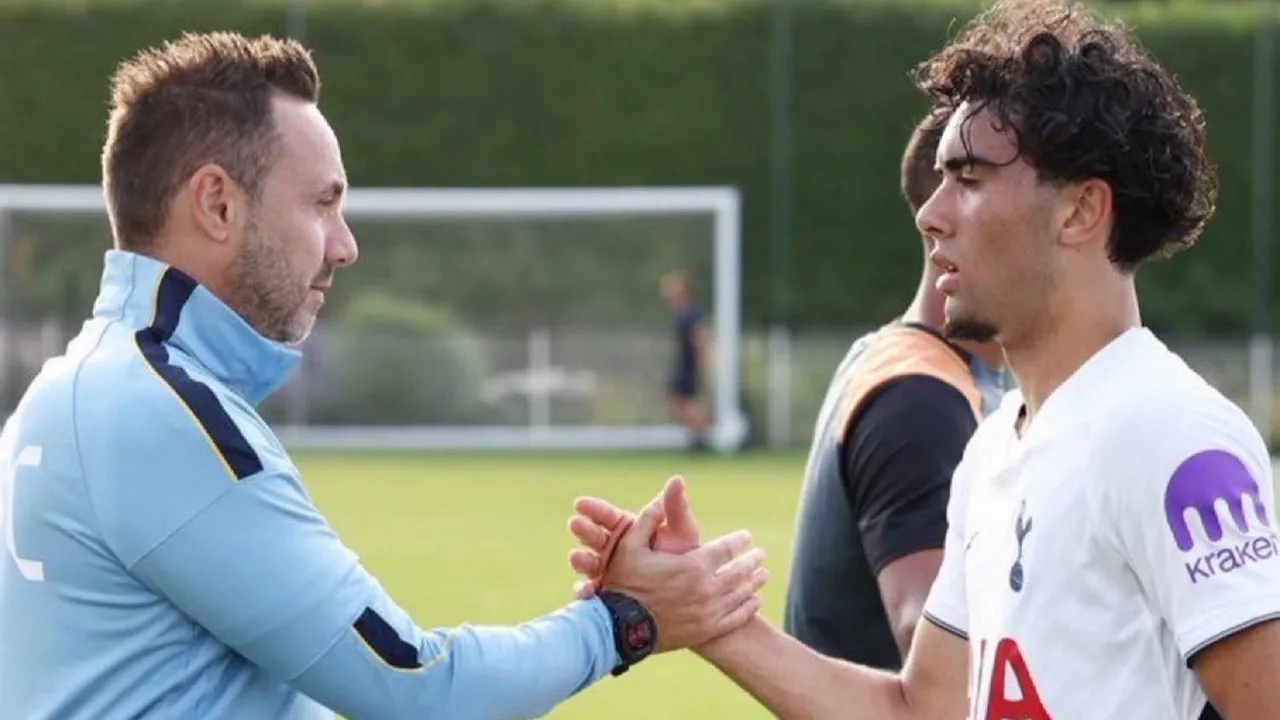De Zerbi Ungkap Peluang Bintang Muda Tottenham Bermain vs Livepool