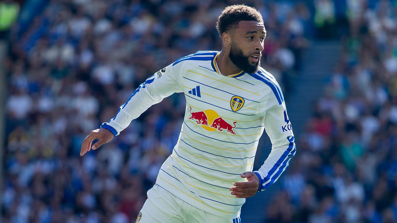 Jayden Bogle Nikmati Malam Sempurna Leeds United di Elland Road