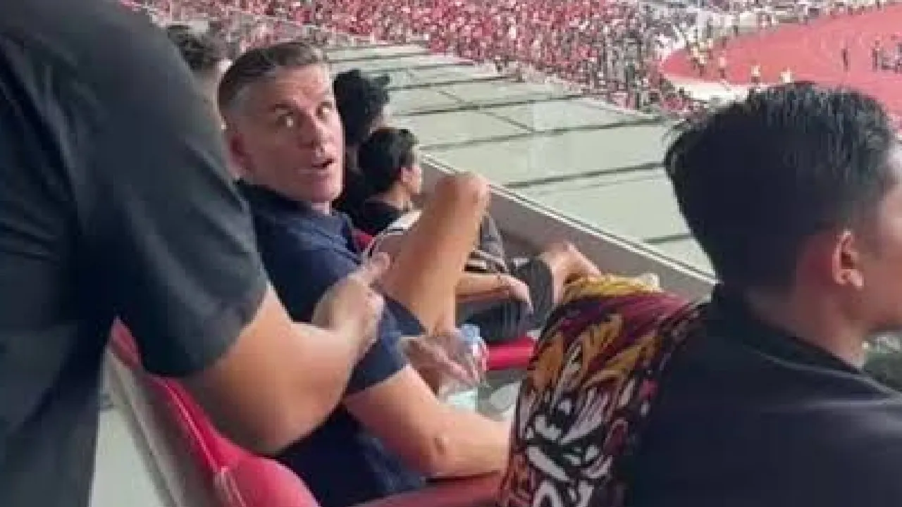 John Herdman datang secara langsung menonton laga Persija vs Persib di SUGBK.