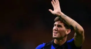 John Stones Alami Cedera di Laga Debutnya Sebagai Starter di Serie A