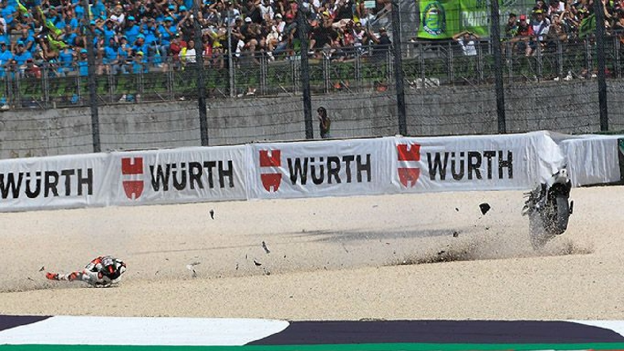 Marco Bezzecchi Abaikan Peringatan Aprilia Berujung Crash di Misano
