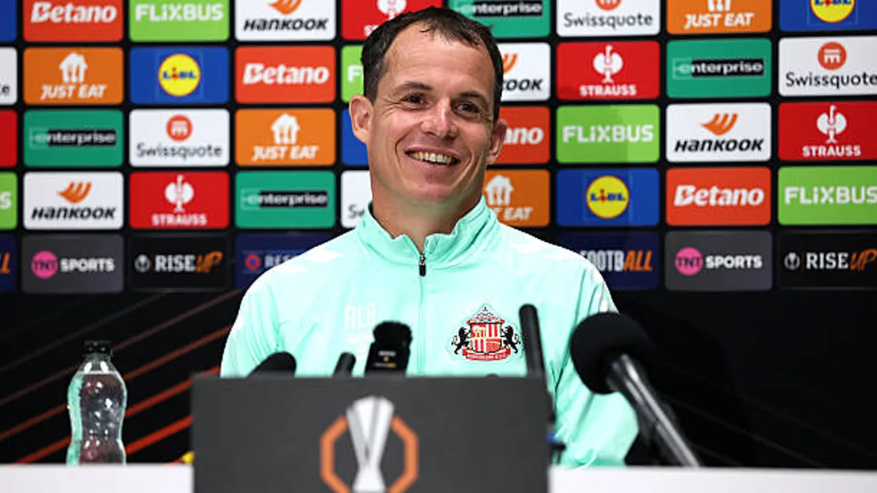 Regis Le Bris Isyaratkan Sunderland Tak Akan Banyak Rotasi Lawan AZ Alkmaar