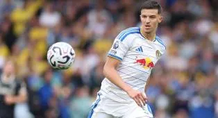 Tarik Muharemovic Tampil Bak Monster Saat Leeds Hancurkan Newcastle