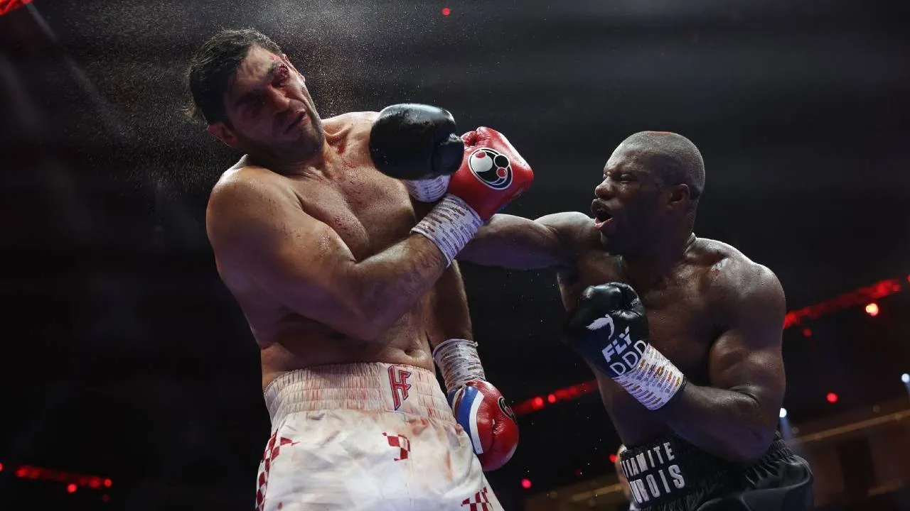 Daniel Dubois (kanan) dan Filip Hrgovic. (Foto: Fight TV)