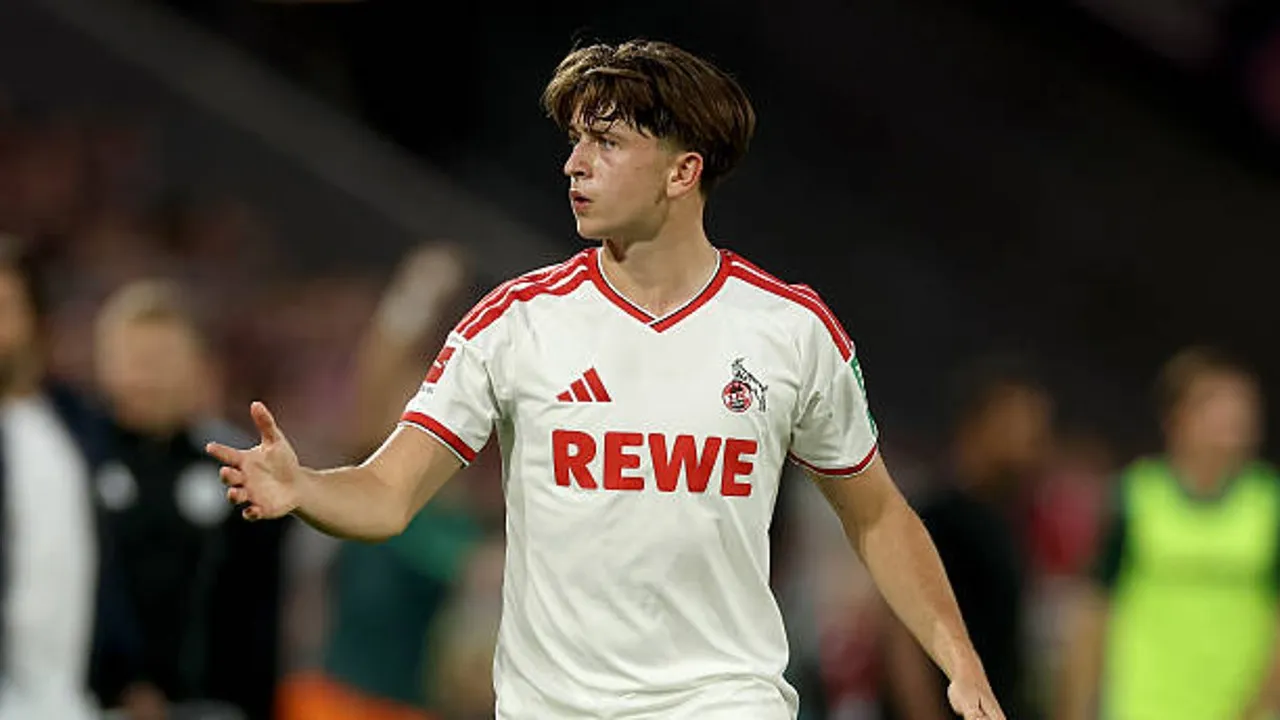 Everton dan Fulham gigit jari usai Mikey Moore tolak tawaran 30 juta euro demi gabung FC Koln