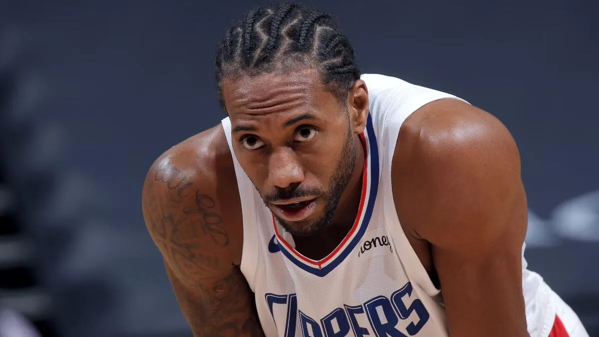 Kawhi Leonard Kembali ke Raptors, Abaikan Tawaran Pistons dan Timberwolves - sumber: (mainbasket)