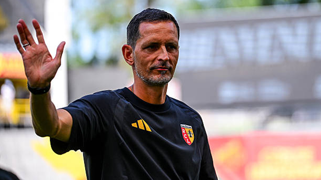 Terlibat Perselisihan dengan Manajemen, RC Lens Pecat Dino Toppmoller