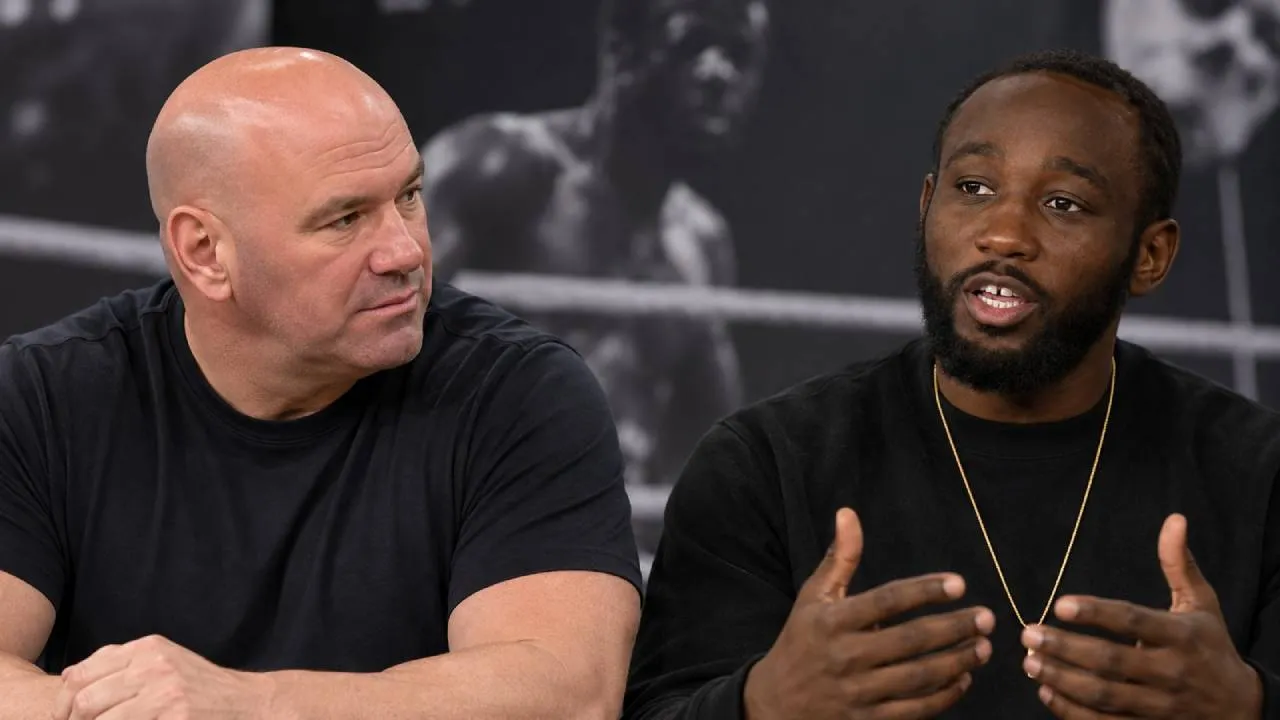 Dana White (kiri) dan Terence Crawford. (Foto: Fight TV)