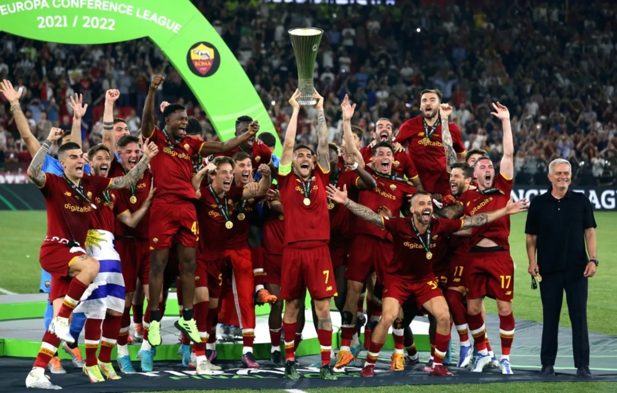 Friedkin Group Pertimbangkan Jual Everton Demi Fokus ke AS Roma - sumber: (footballitalia)