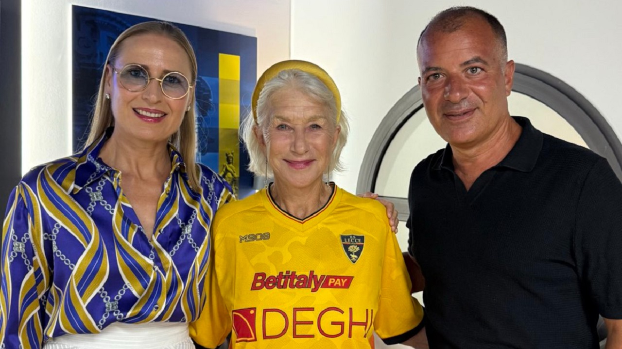 Helen Mirren Pamer Cinta ke Lecce Dalam Acara The Tonight Show