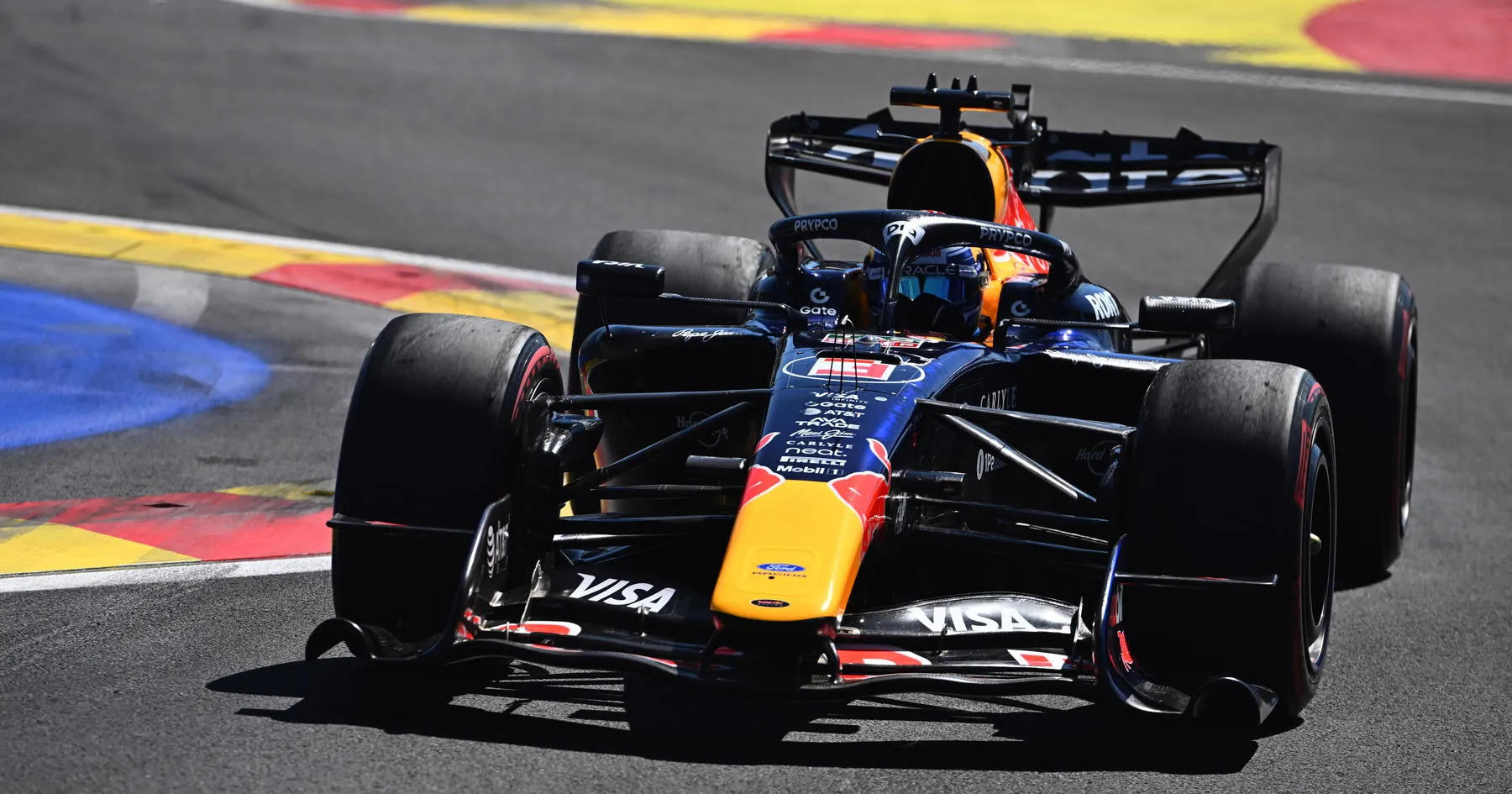 Kelemahan Desain Red Bull Hambat Performa Verstappen - sumber: (racingnews365)
