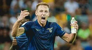 Nottingham Forest Siap Tawarkan Gaji Tinggi Pada Gelandang Lazio