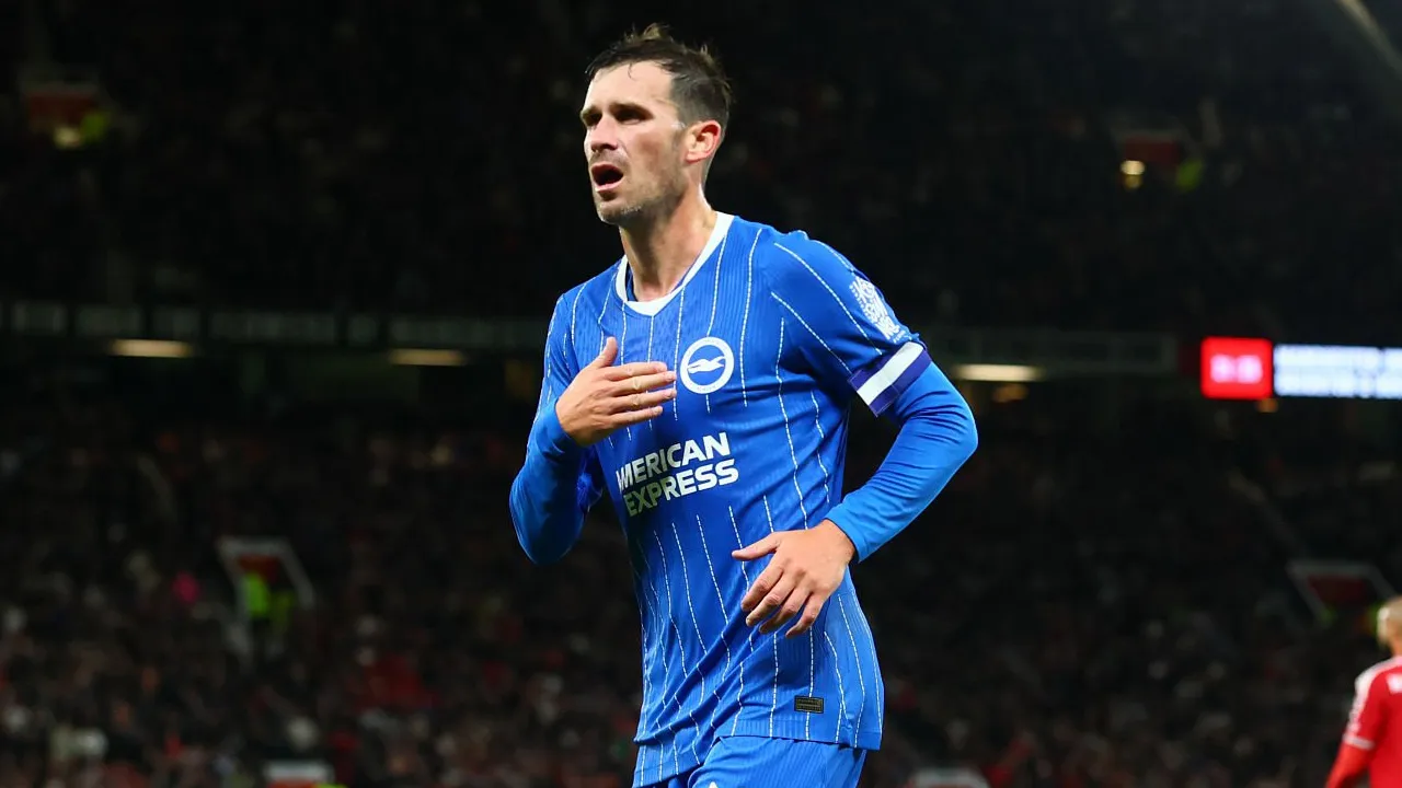 Pascal Gross Puji Semangat Juang Brighton Saat Singkirkan Manchester United