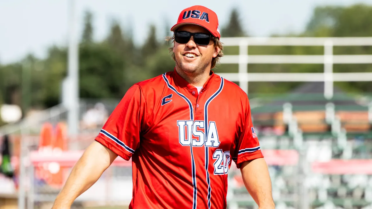 Cam Schiller dinyatakan positif ketika memperkuat AS pada Men's Softball World Cup 2025 di Kanada. (Foto: AP)