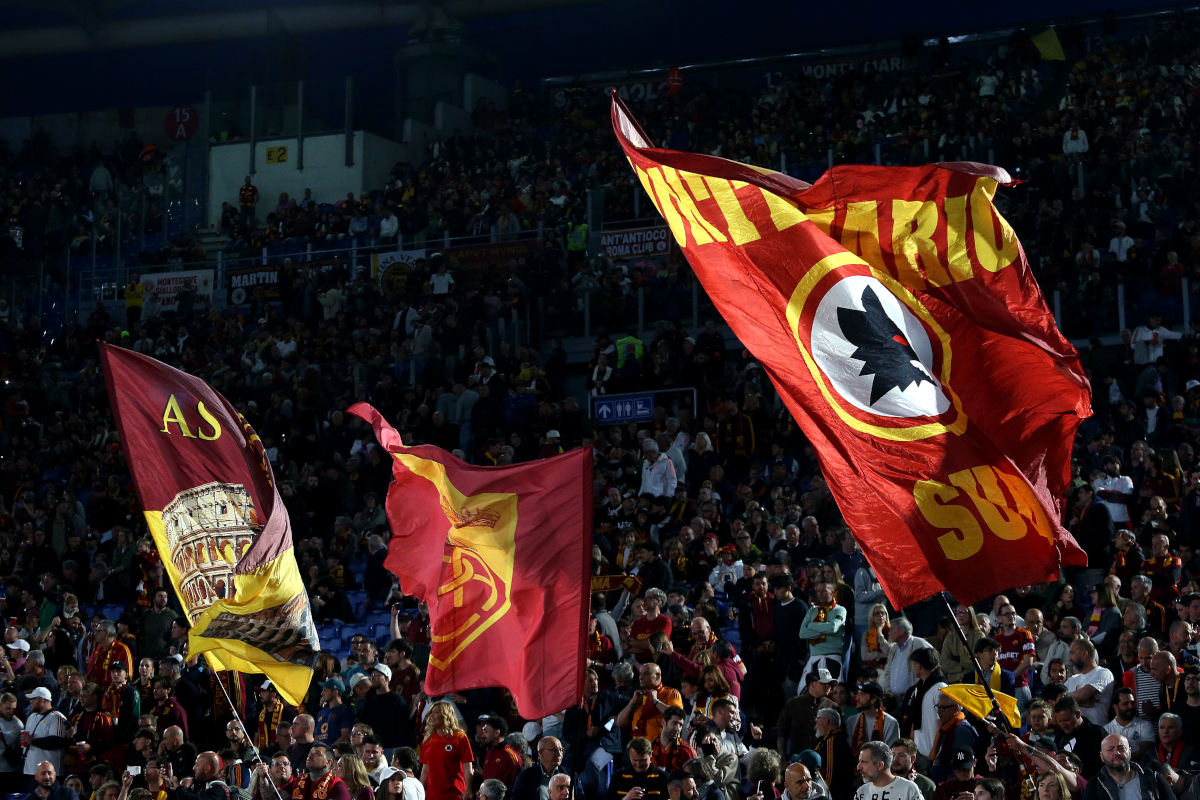 16 Suporter Roma Dilarang Masuk Stadion Italia karena Salam Fasis
