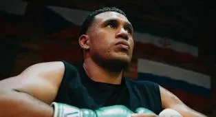 David Benavidez Lepas Gelar WBC, Buatsi dan Hutchinson Diuntungkan