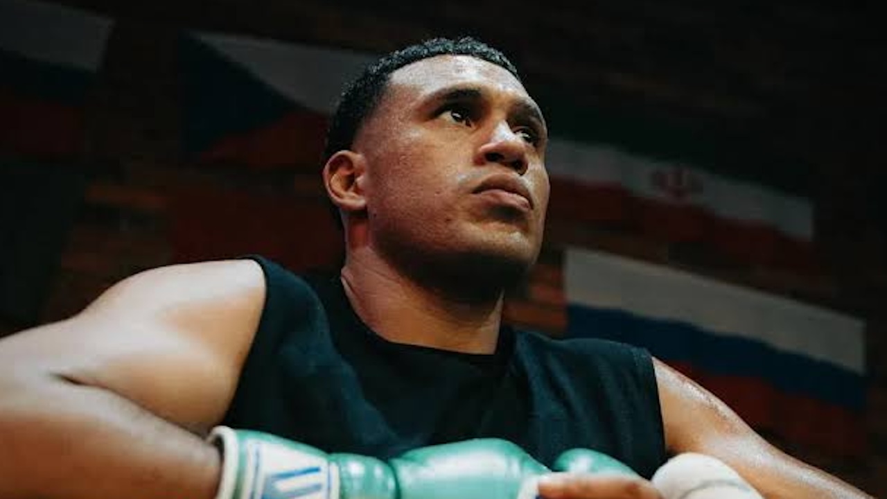 David Benavidez Lepas Gelar WBC, Buatsi dan Hutchinson Diuntungkan