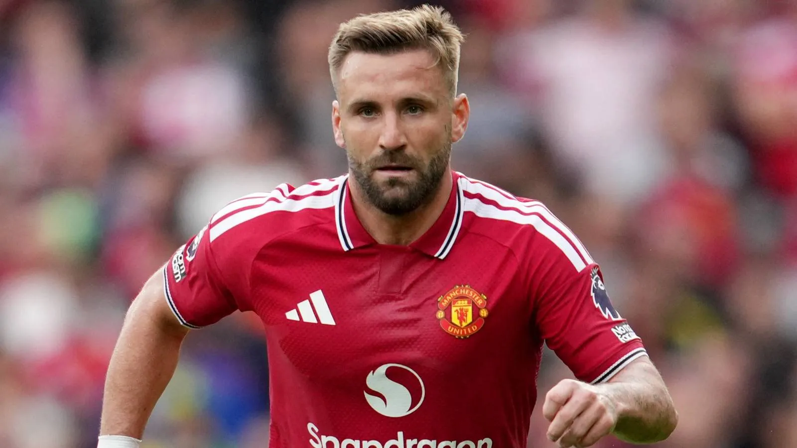 htmlMan United Hadapi Fulham Tanpa Kepastian Kondisi Shaw dan Baleba - sumber: (givemesport)