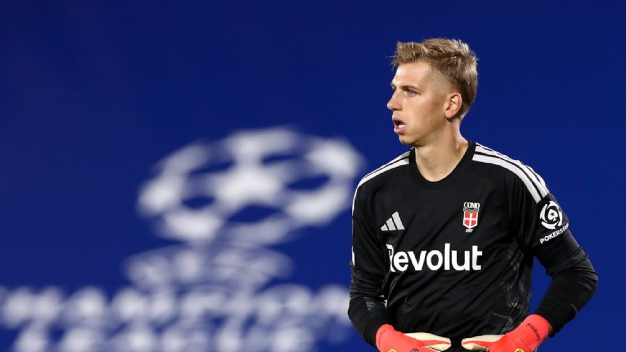 Kiper Como, Jean Butez, Masuk Skuad Sementara Timnas Prancis
