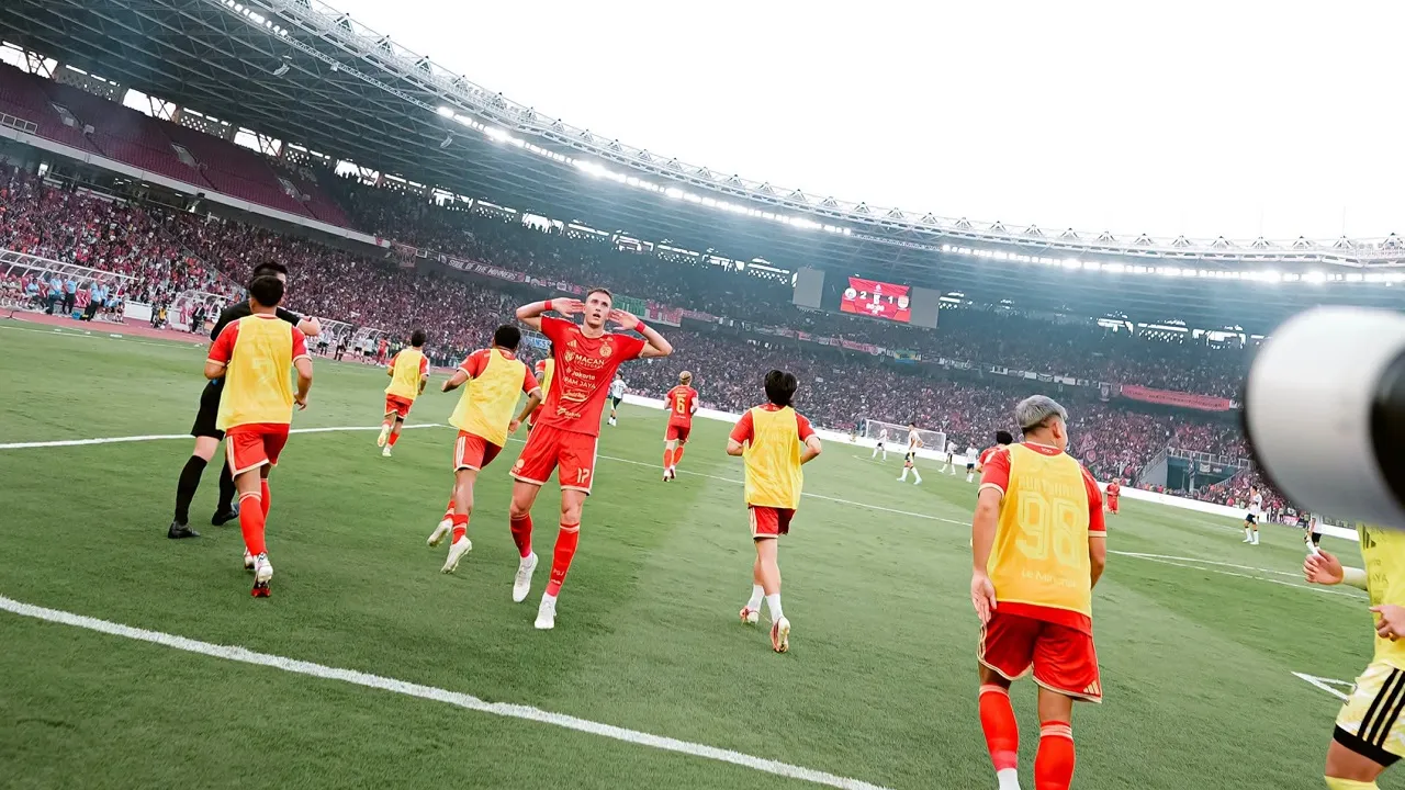 Penyerang Persija Jakarta, Alexander Jeremejeff