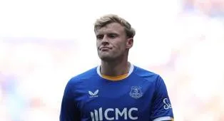 Real Madrid Memantau Perkembangan Bek Milik Everton