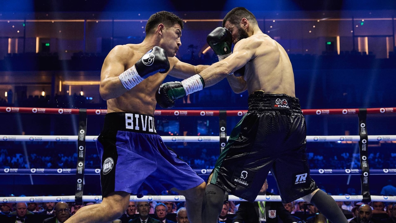 Trilogi Dmitry Bivol vs Artur Beterbiev Mulai Disiapkan untuk April 2027