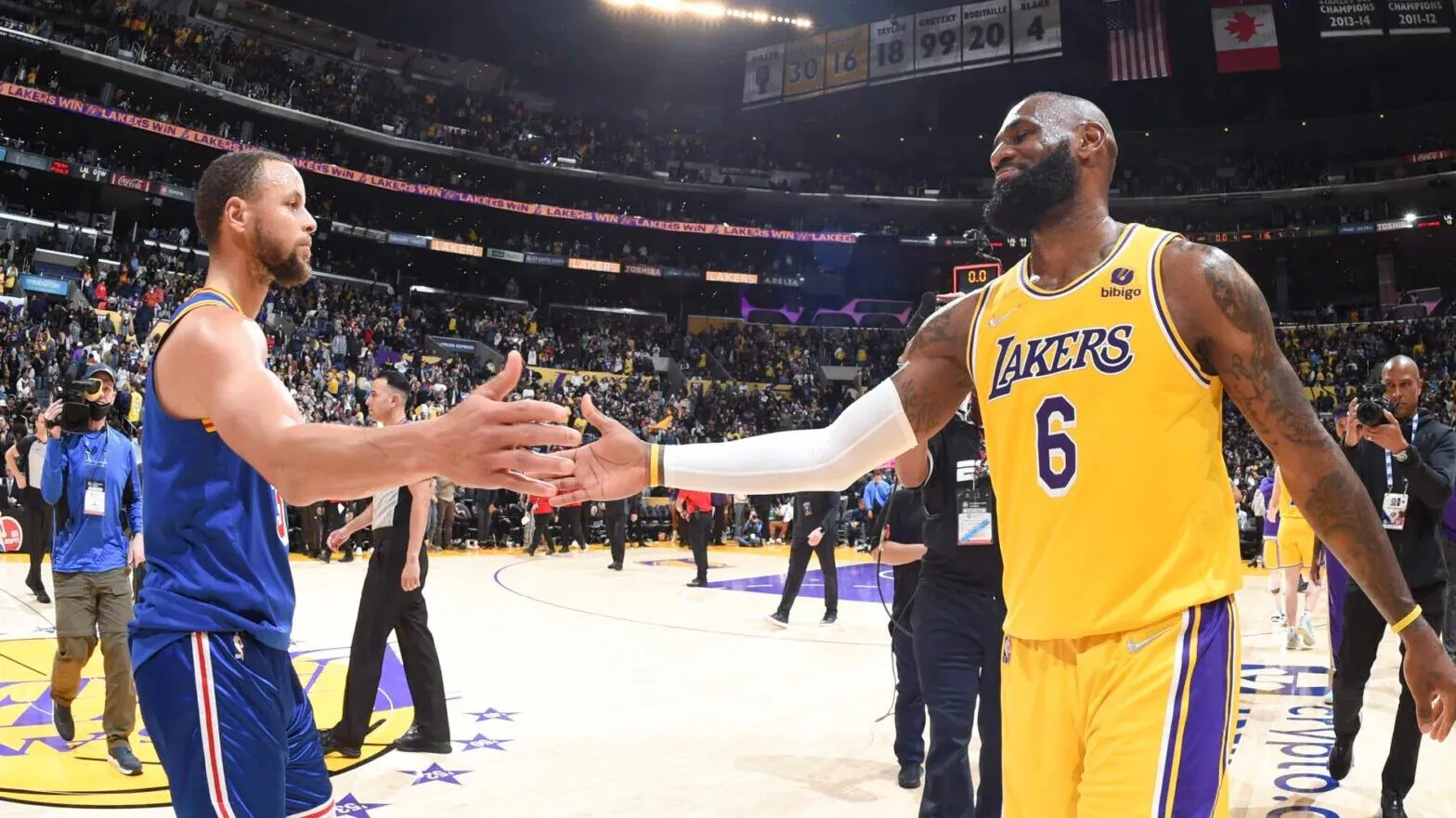 Curry Ajak LeBron Gabung Warriors, Pengakuan Mengejutkan - sumber: (mainbasket)