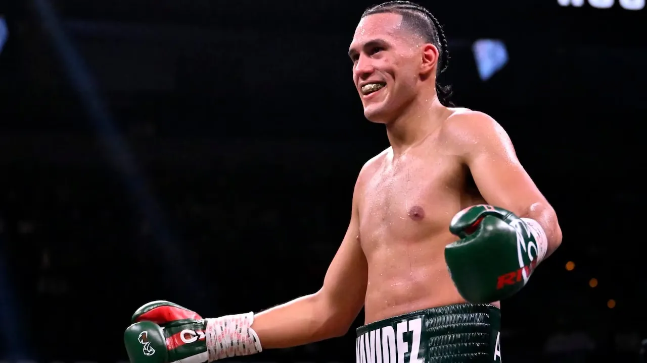 David Benavidez Tinggalkan Kelas Berat Ringan, Bidik Jai Opetaia