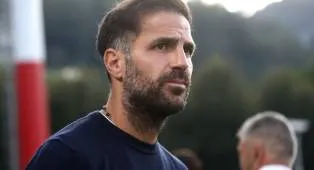 Fabregas Dorong Como Tampil Sempurna Meski Fokus pada Laga Roma vs Inter