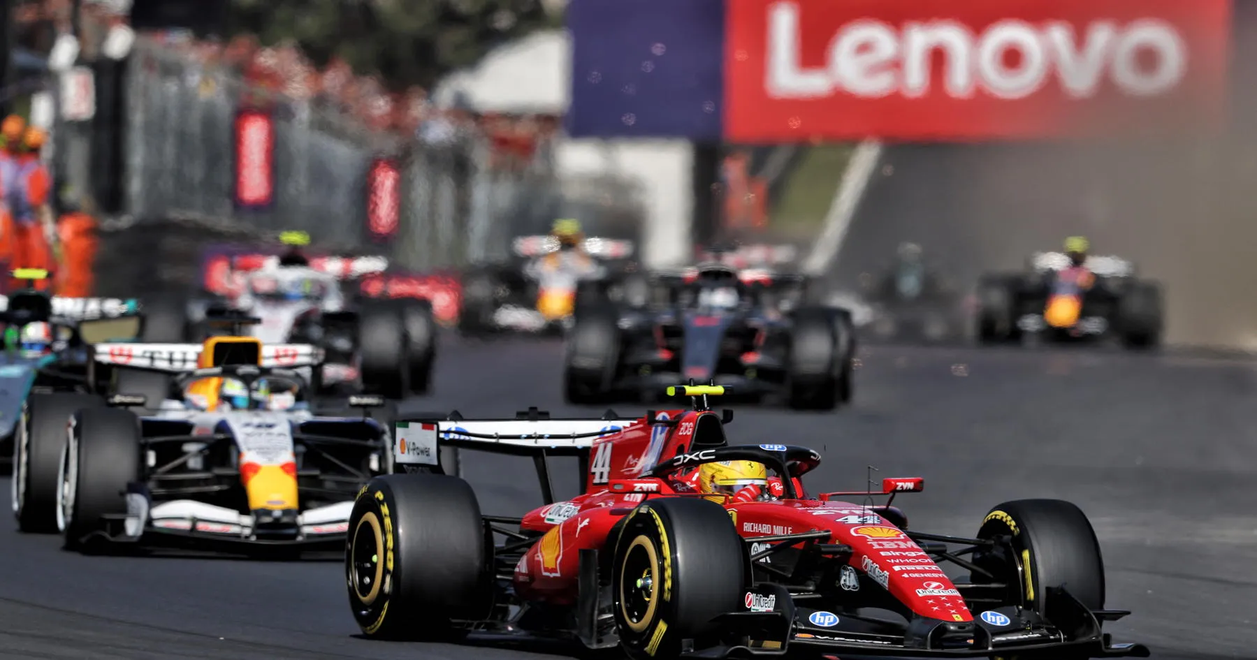 Hamilton Soroti Realitas “Fenomenal” Kesetaraan Tim F1 - sumber: (racingnews365)