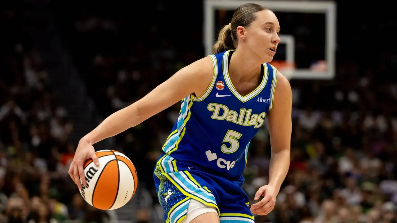 Menipisnya lini belakang Dallas Wings membuat Paige Bueckers semakin menjadi tumpuan Wings menjelang akhir musim reguler WNBA. (Foto: AP)