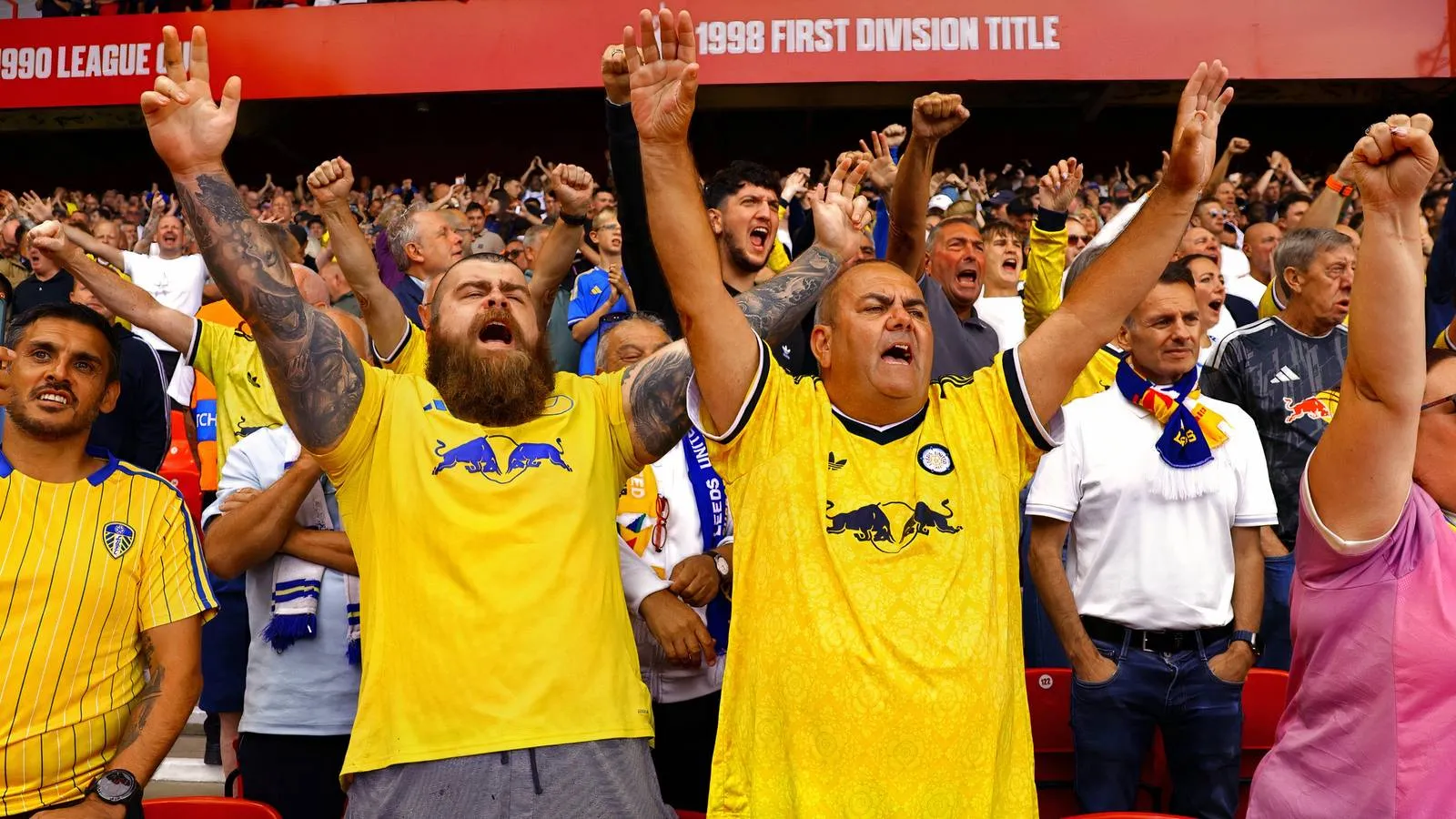 Panduan Lengkap Lagu dan Chants Terbaik Leeds United - sumber: (givemesport)