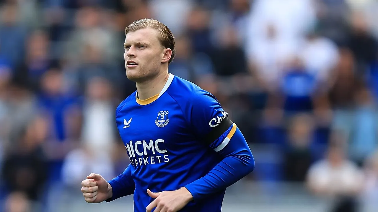 David Moyes Ingin Jarrad Branthwaite Jadi Fondasi Masa Depan Everton