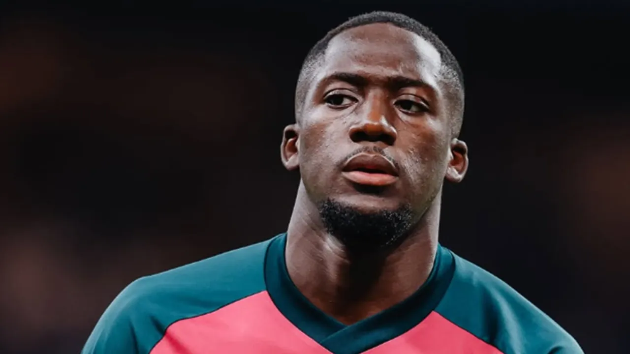 Ibrahima Konate Memperlihatkan Ketangguhan dalam Bertahan