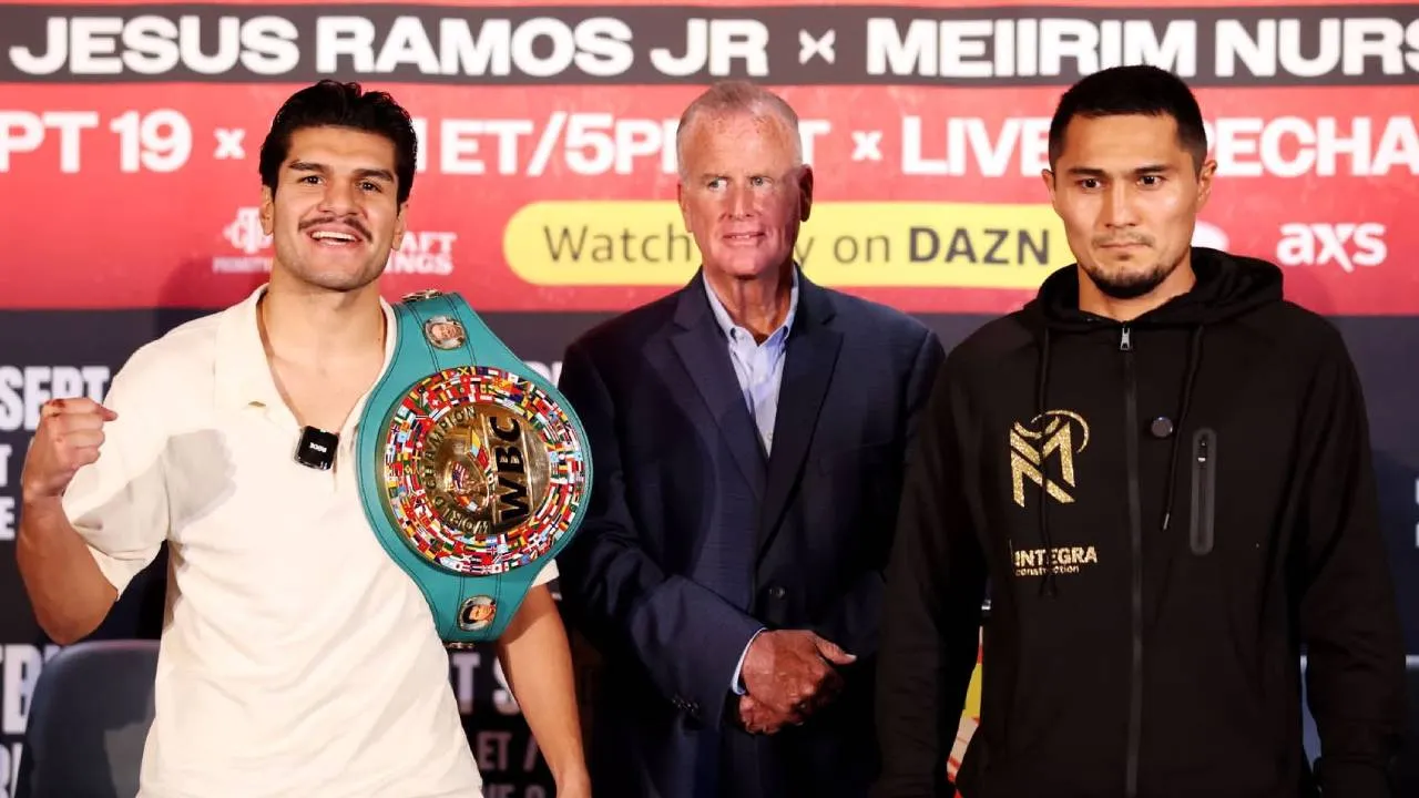 Jesus Ramos (kiri) dan Meiirim Nursultanov. (Foto: Fight TV)