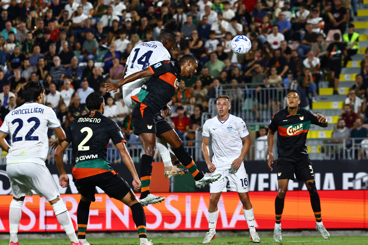 Lazio Puncaki Serie A Usai Kalahkan Venezia 2-0 Berkat Aksi Gemilang Mandas