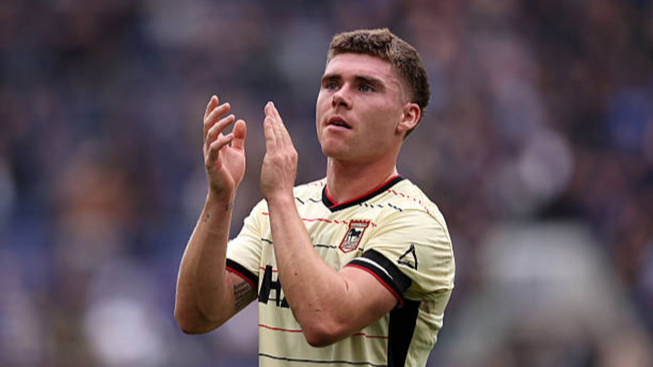 Leif Davis Merasa Ipswich Town Layak Raih Poin di Markas Everton