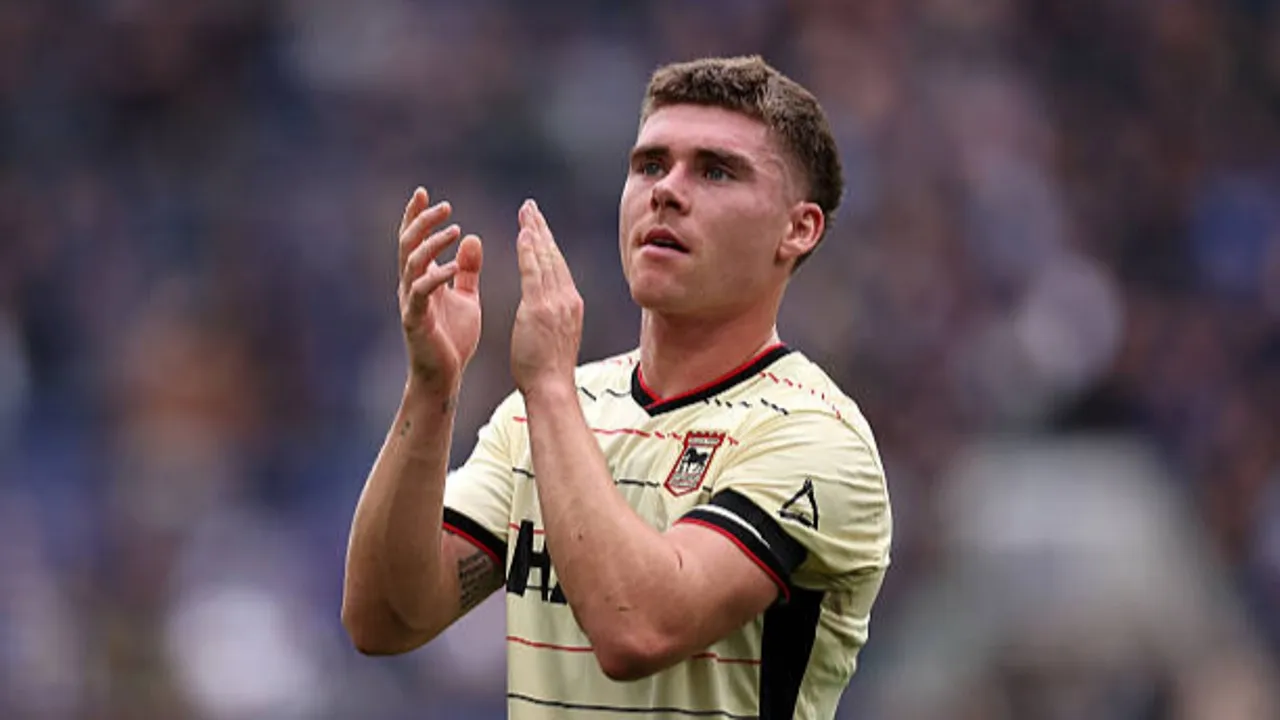 Leif Davis Merasa Ipswich Town Layak Raih Poin di Markas Everton