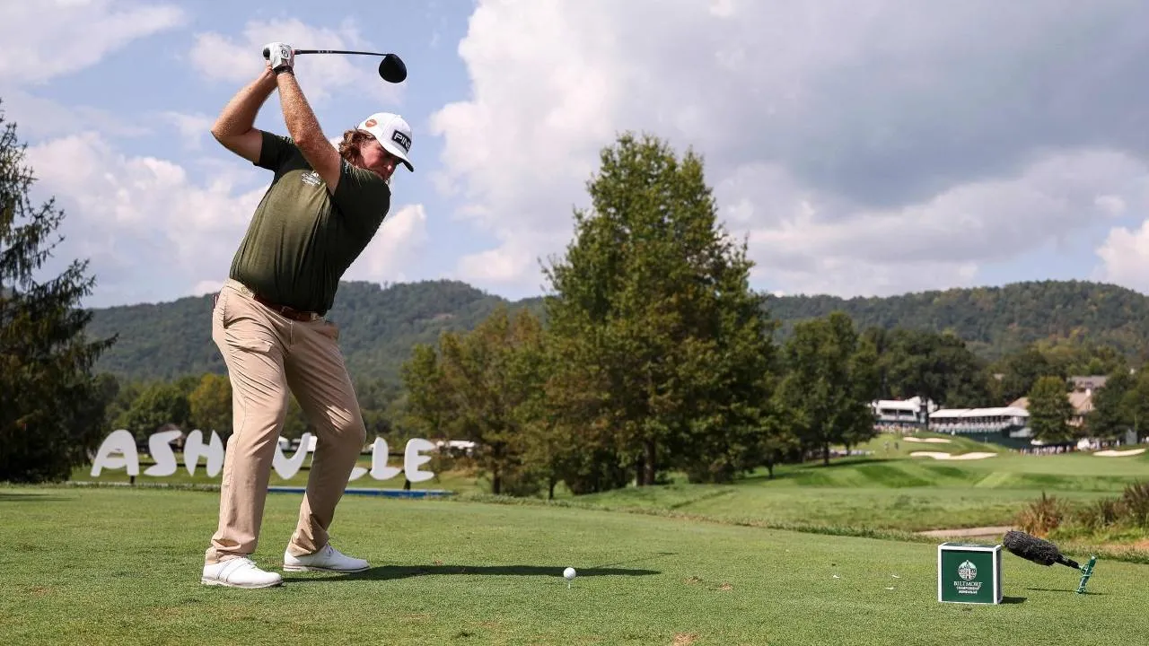 Neal Shipley mencatat skor 7-under 65 dan mengumpulkan total 21-under 192 setelah tiga ronde. (Foto: Golf Digest)