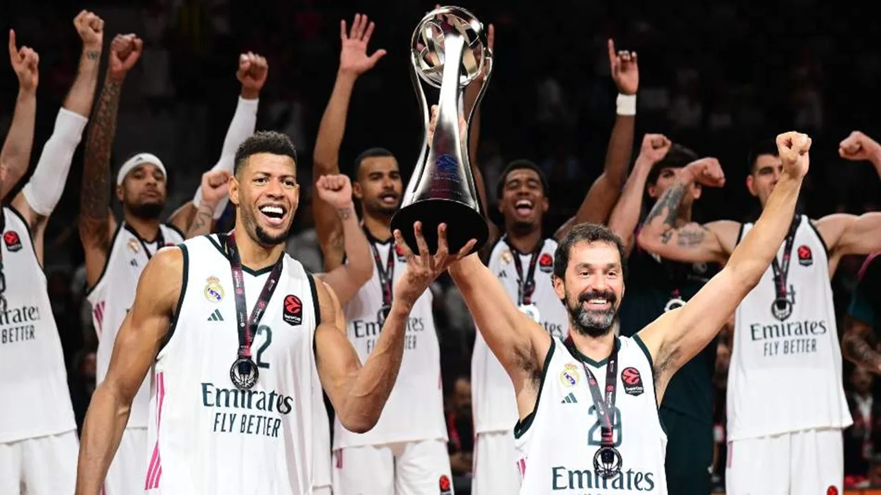 Real Madrid Angkat Trofi Euroleague Super Cup Usai Libas Olympiacos