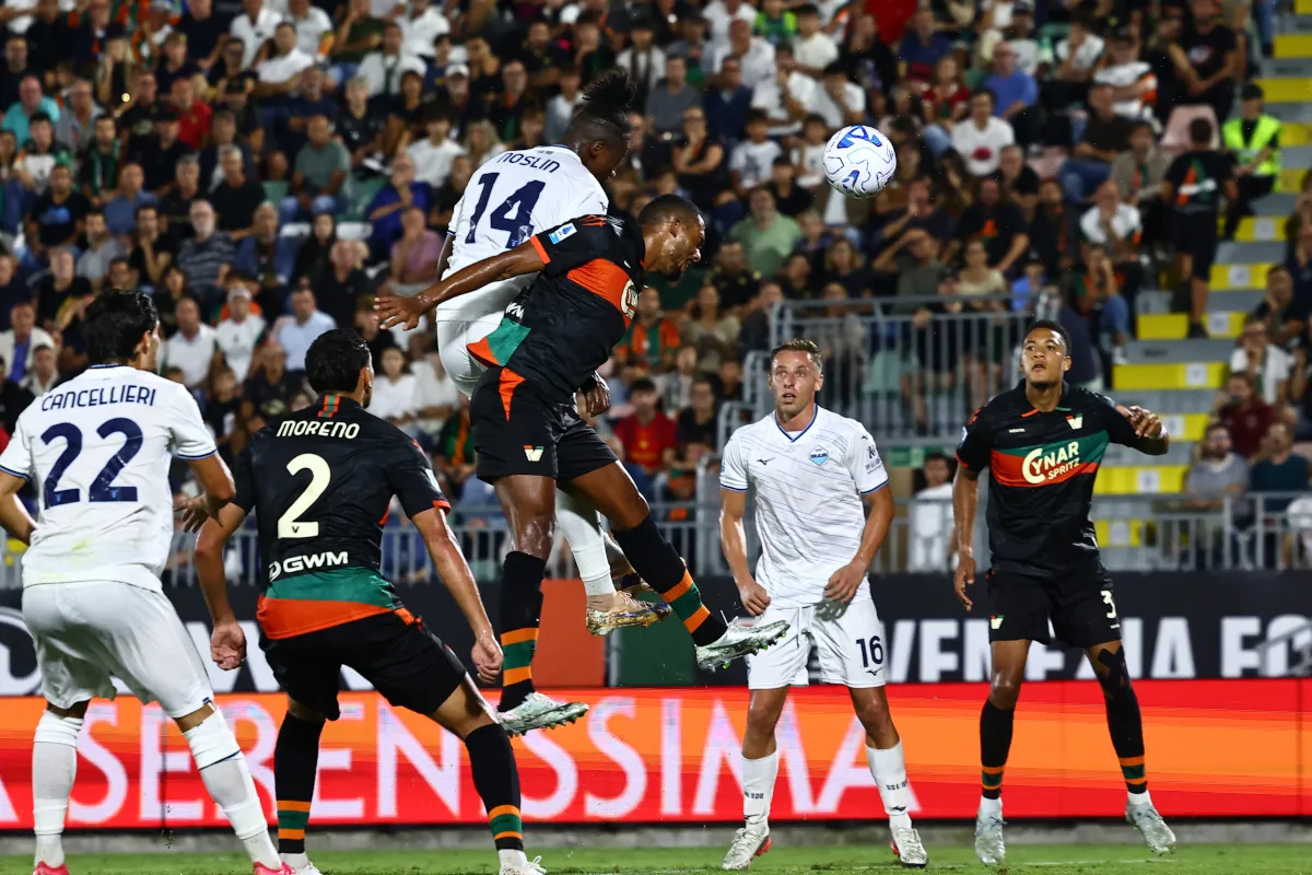 Start Gemilang Lazio: Mandas Bersinar dengan 7 Penyelamatan - sumber: (footballitalia)