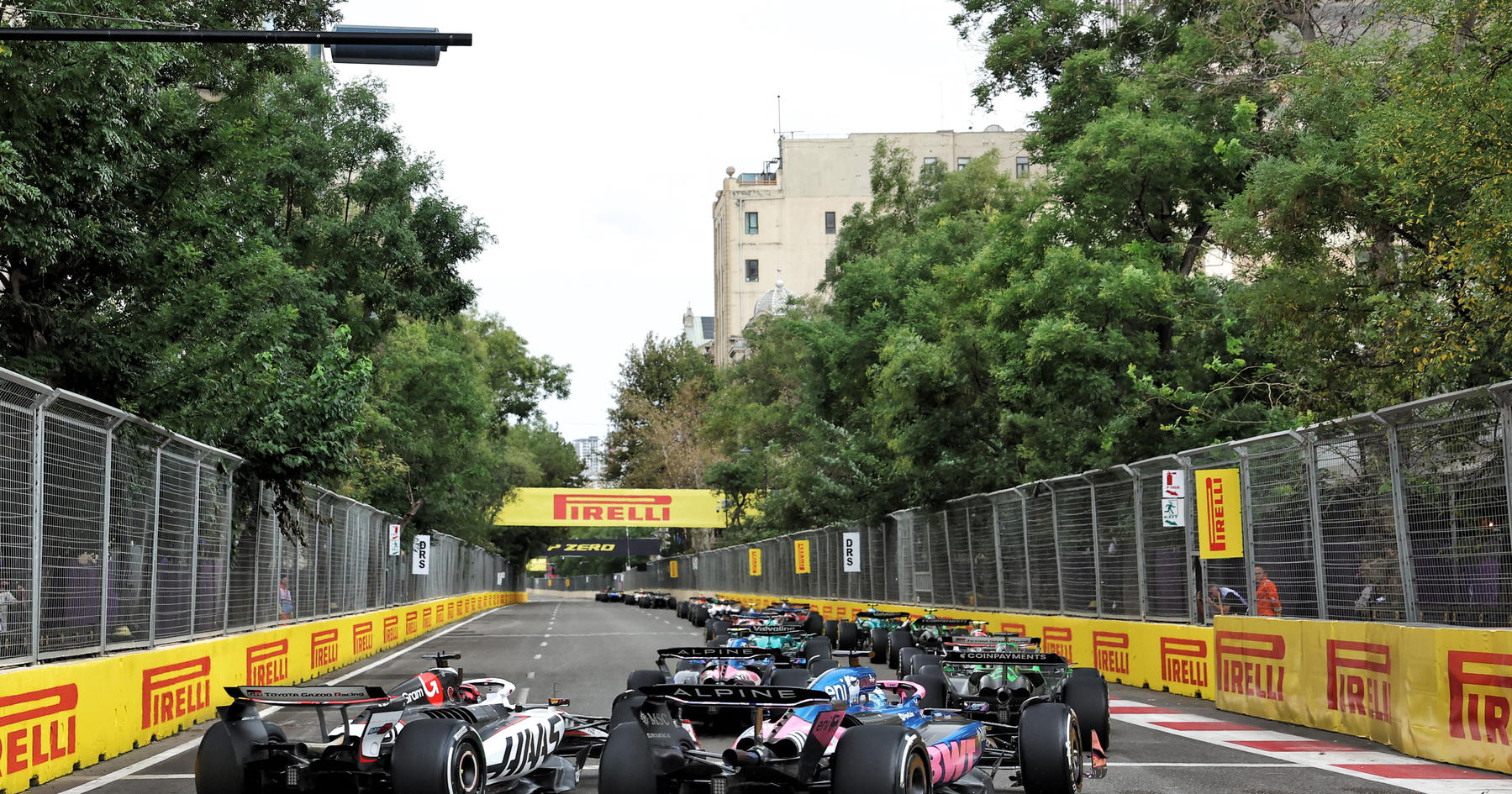 Tim F1 Dihadapkan pada Keputusan Krusial di Baku
