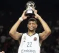 Walter Tavares Dinobatkan Sebagai MVP Final Euroleague Super Cup