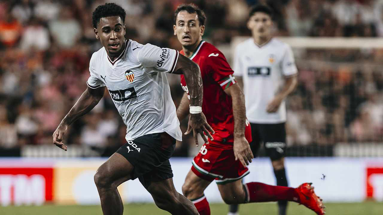 Aaron Mayol Wujudkan Mimpi Masa Kecil lewat Debut di Tim Utama Valencia