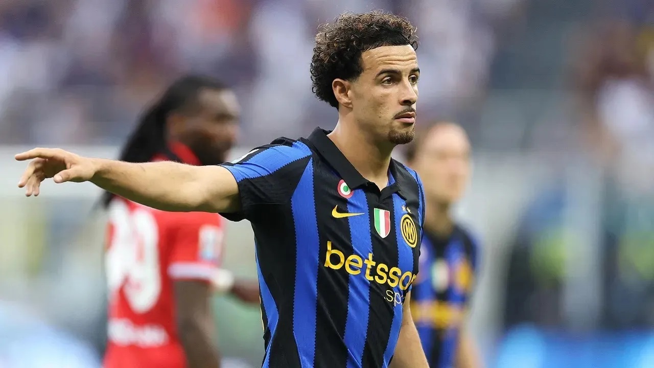 Analisis Il Giornale: Curtis Jones Tidak Lebih Baik Dari Petar Sucic