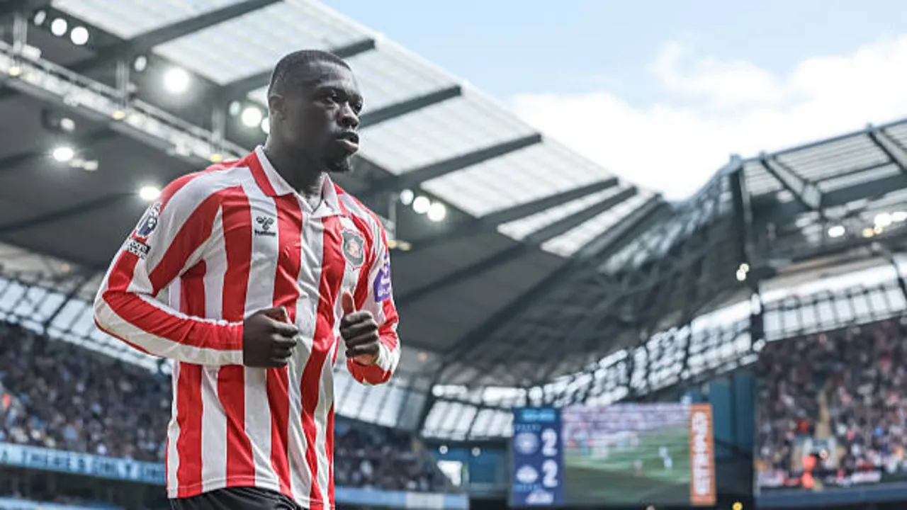 Brian Brobbey samai rekor tiga legenda usai torehkan hat-trick di Etihad Stadium