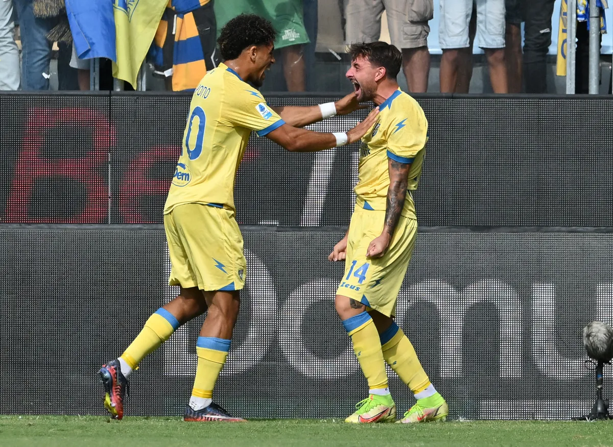 Frosinone Kejutkan Como 2-0, Palmisani Jadi Pahlawan - sumber: (footballitalia)